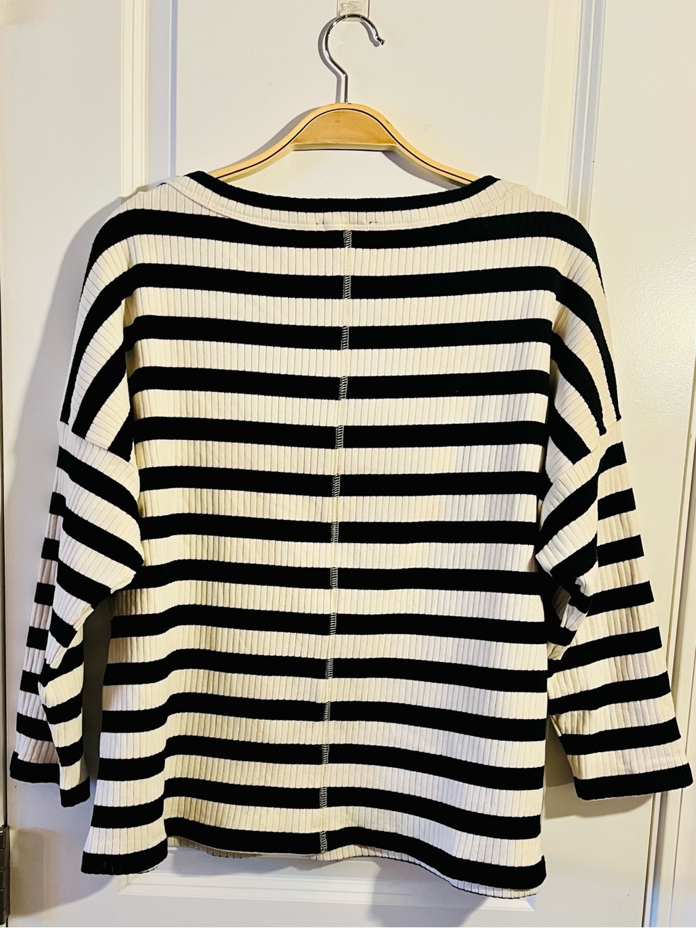 Karen Kane Sheridan Stripe 3/4 Sleeve Boatneck Rib Top in Black & Cream, XL - Picture 4 of 12